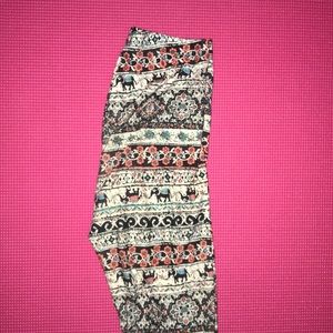 USED Boho patterned leggings Size Small